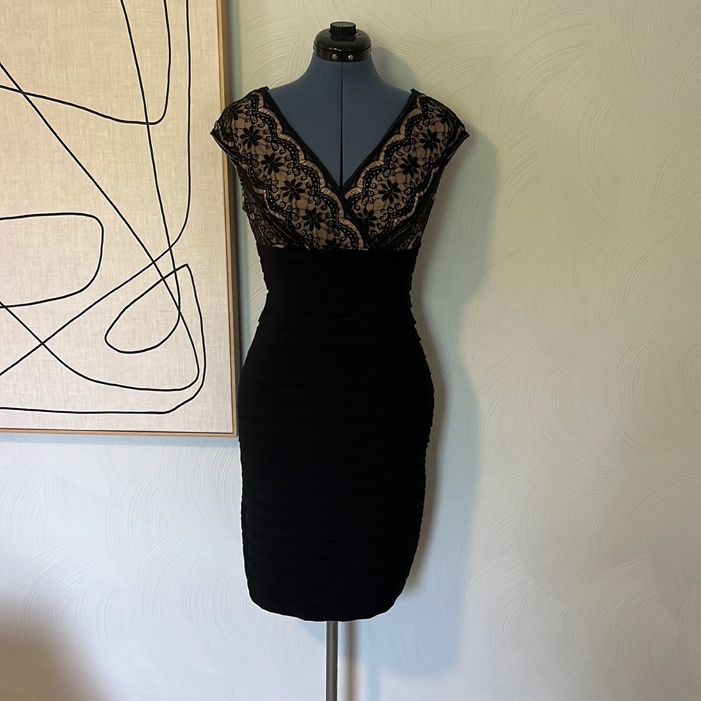 Adrianna Papillion cocktail dress